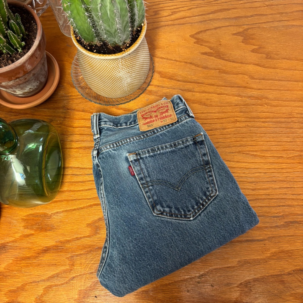 Levi's Classic Blue Jeans with Red Tab